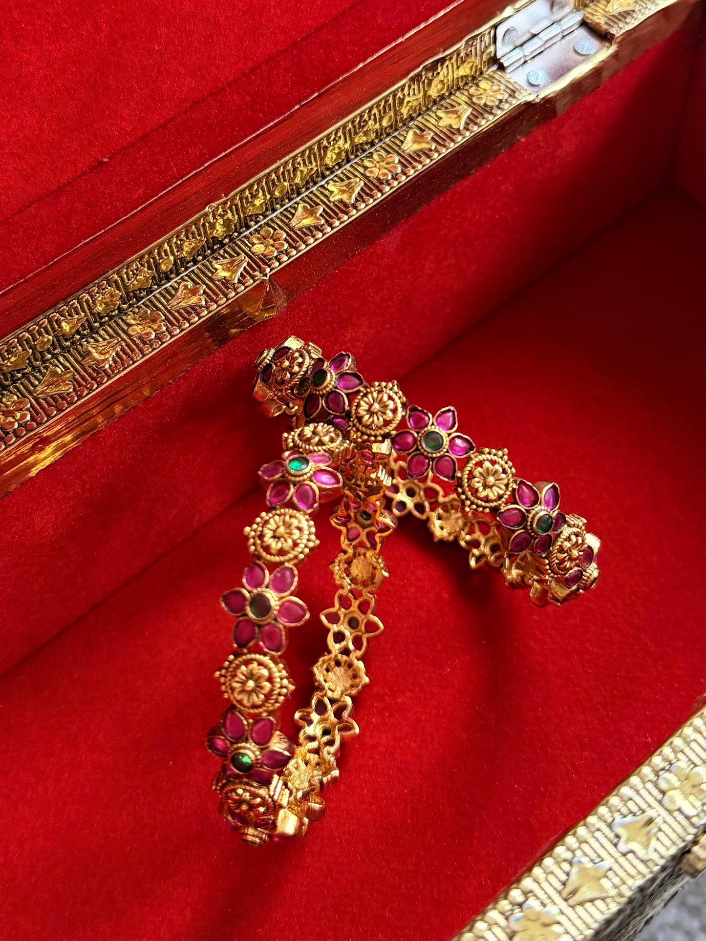 Jadavu Puvvulu Bangle