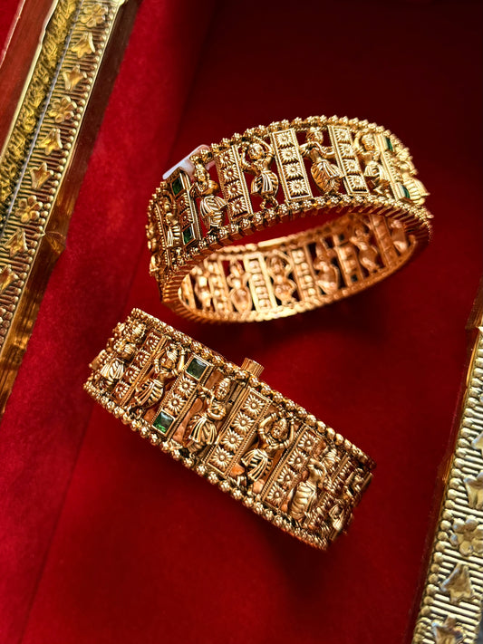 Dancing Statues Bangle